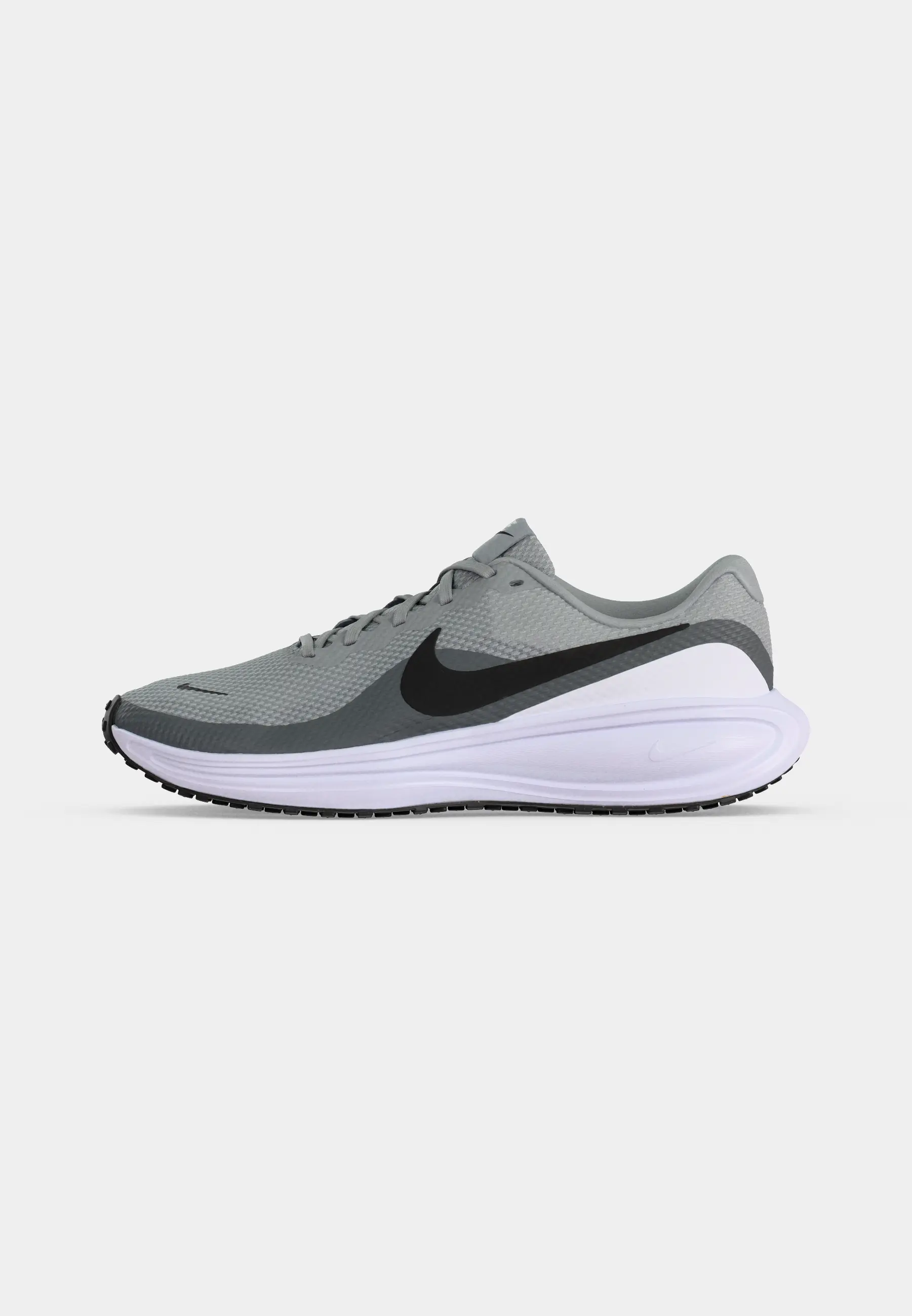 NIKE REVOLUTION 8