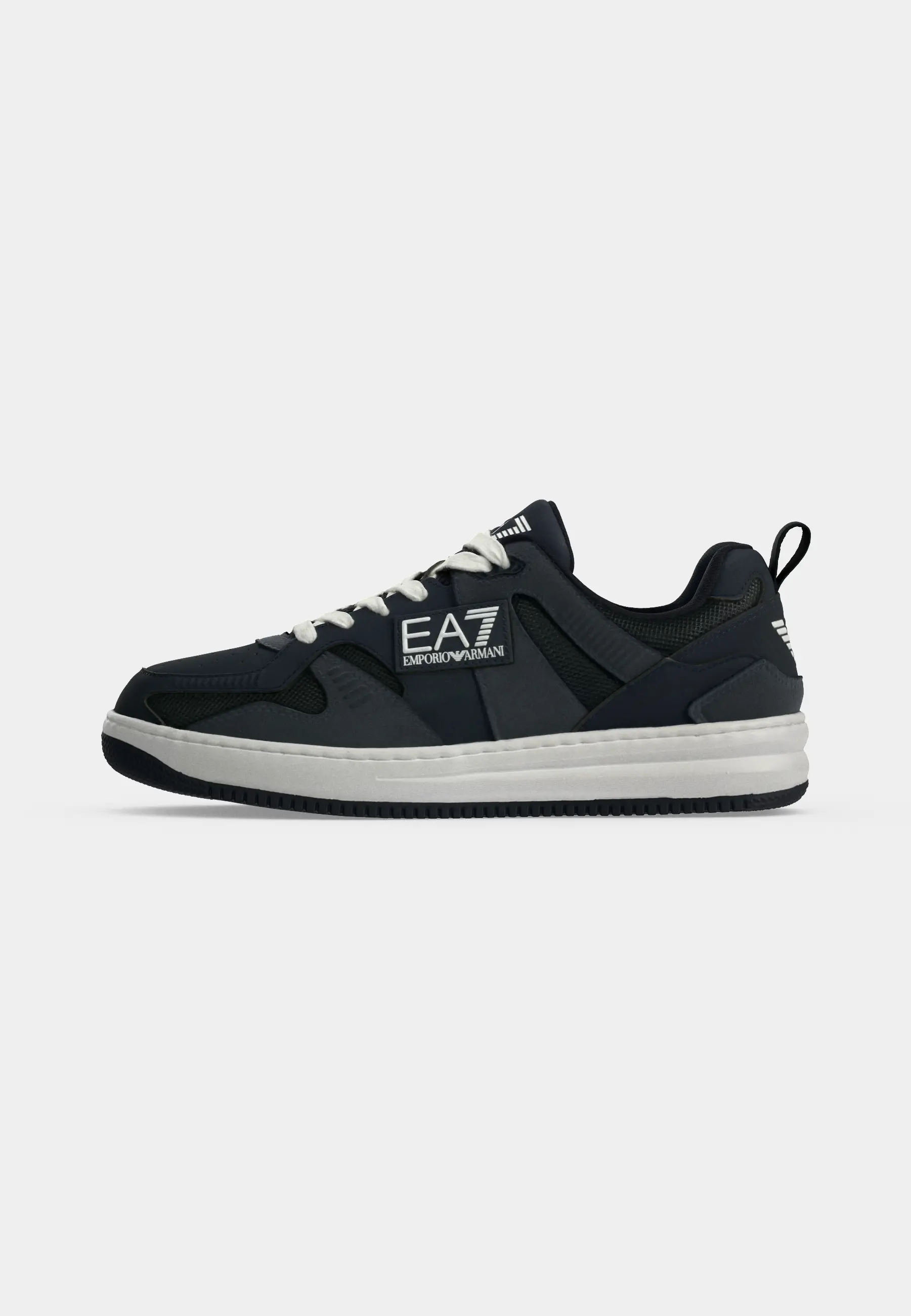SLASHER  SNEAKER