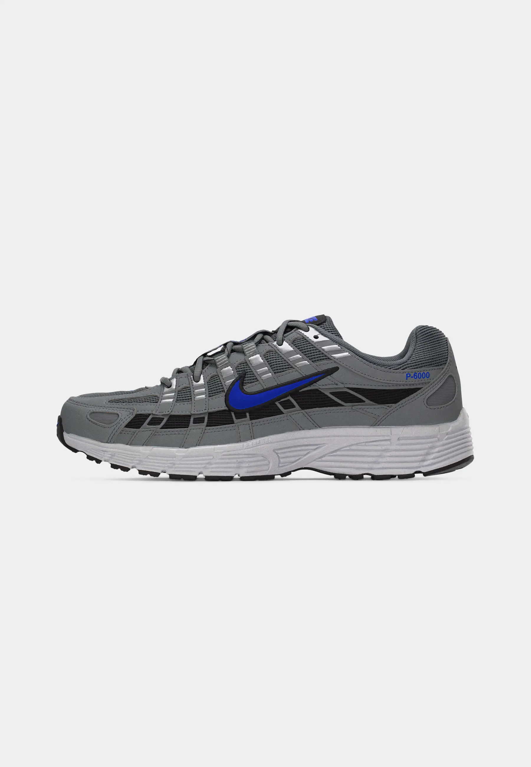 NIKE P-6000 ESS+