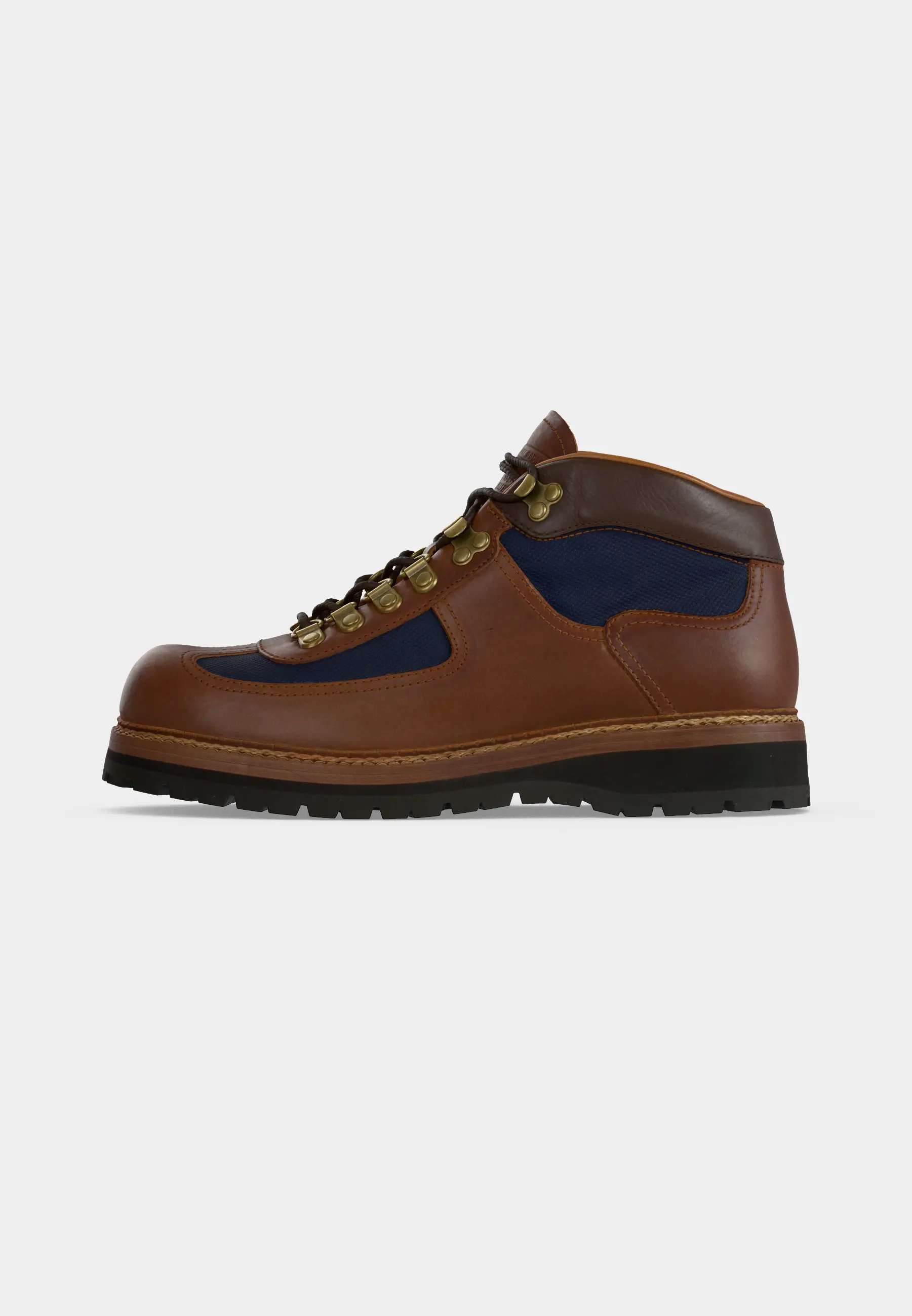 ALP MID CUT BOOT