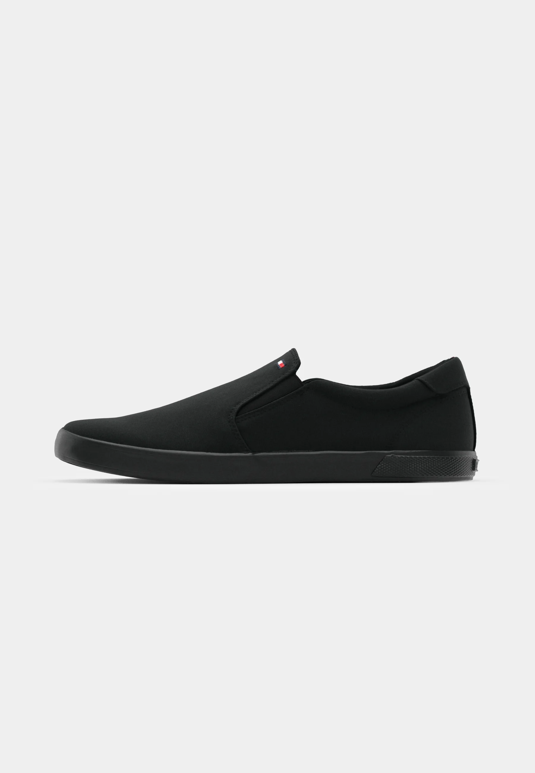 ICONIC SLIP ON SNEAKER
