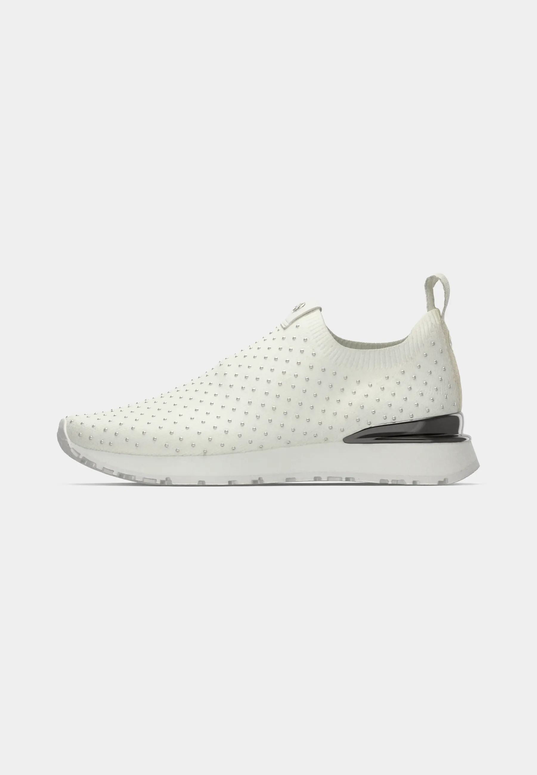 NOVA SLIP ON