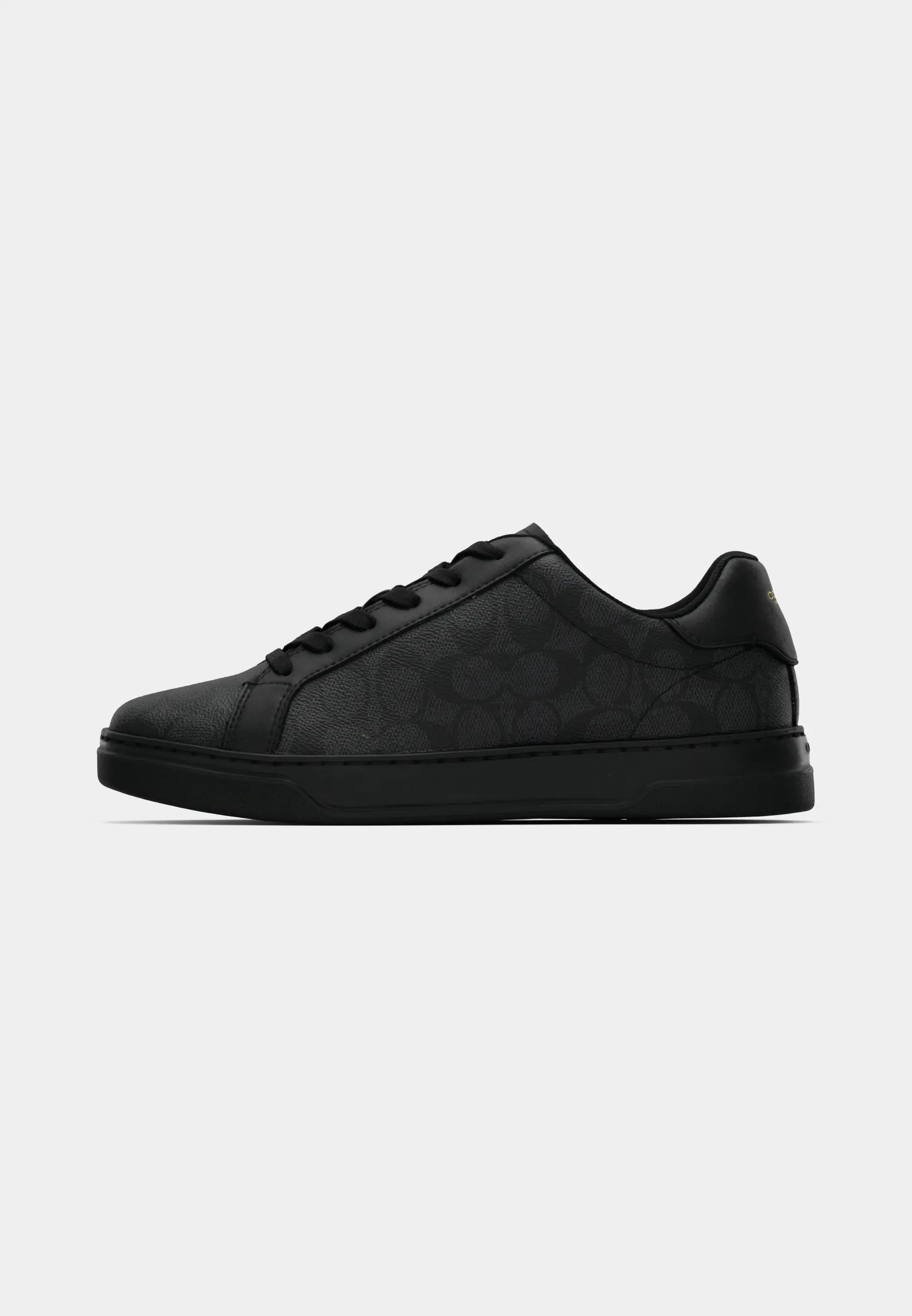 high line signature sneaker