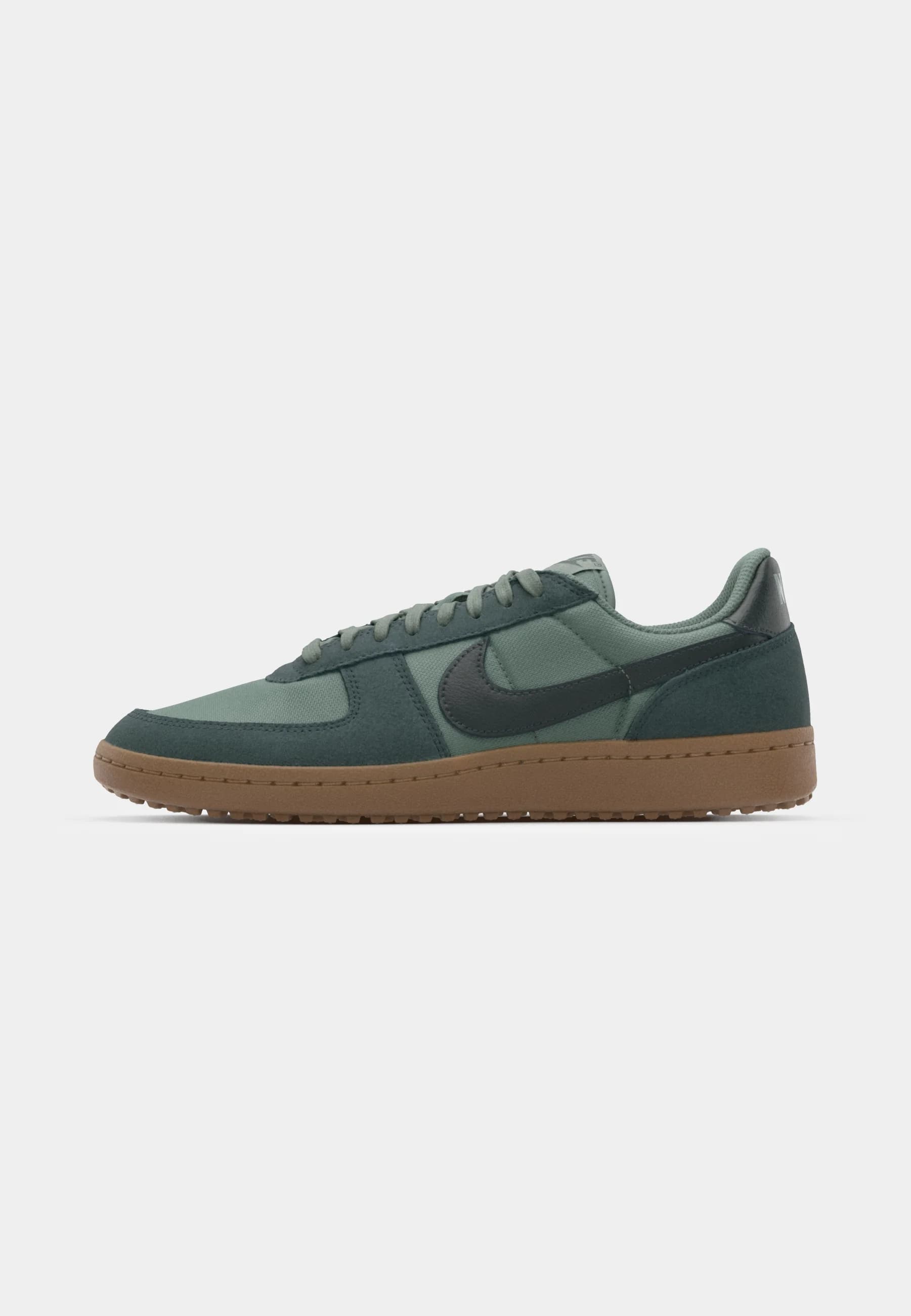 NIKE FIELD GENERAL S & T