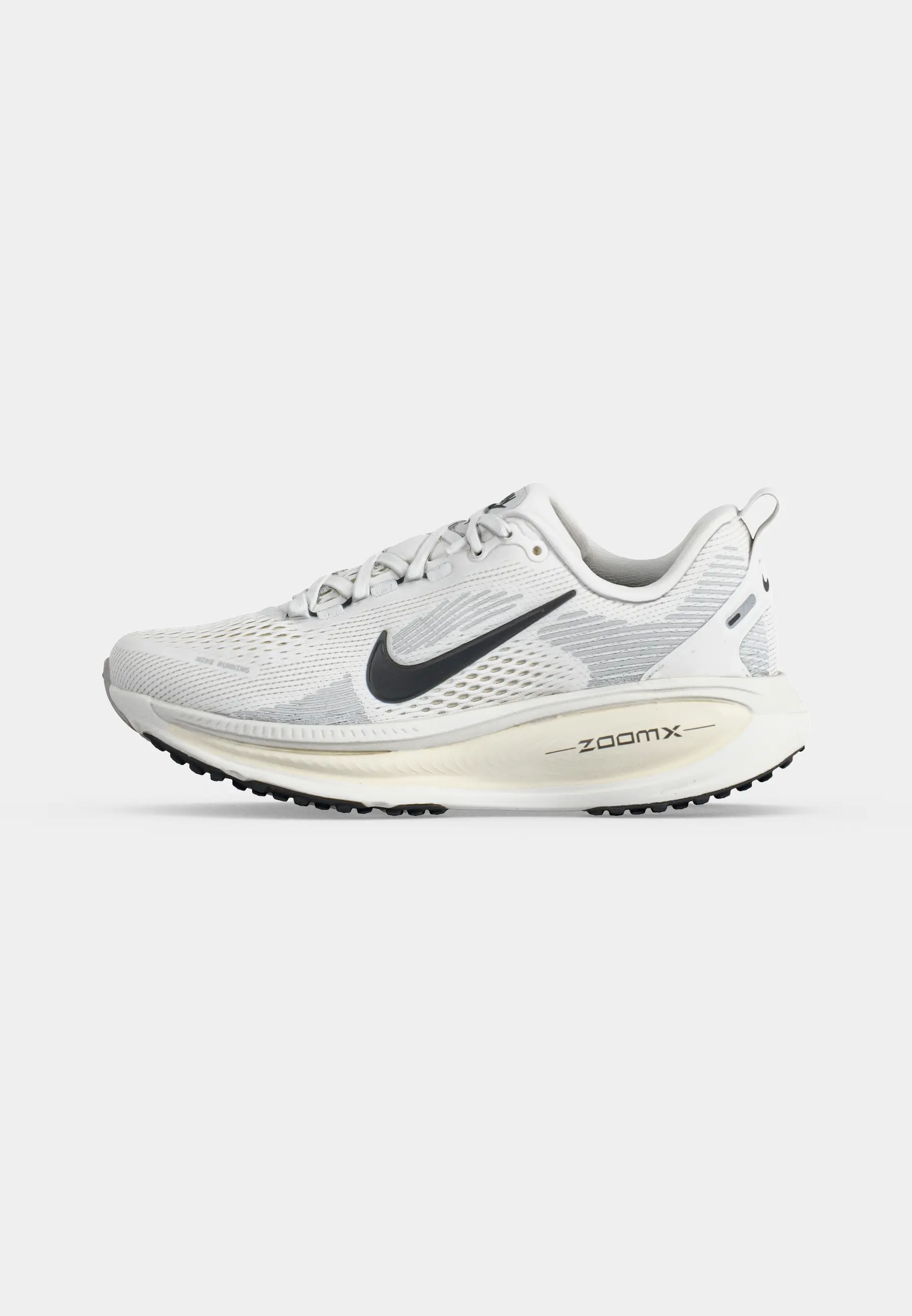 W NIKE VOMERO 18