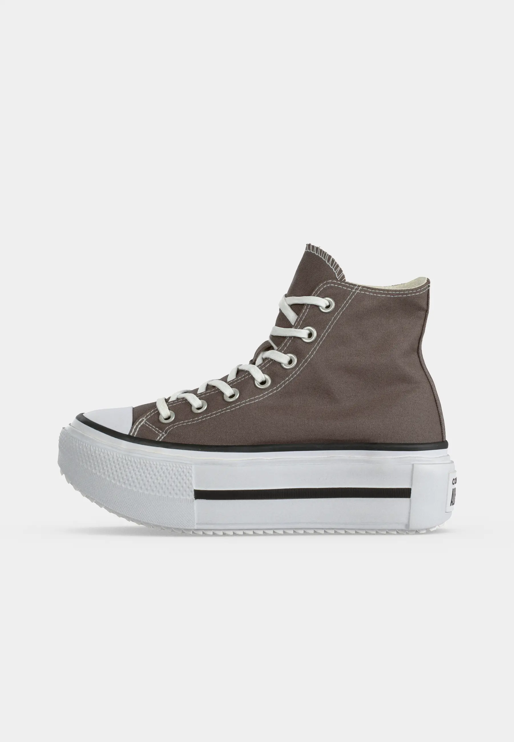 CHUCK TAYLOR