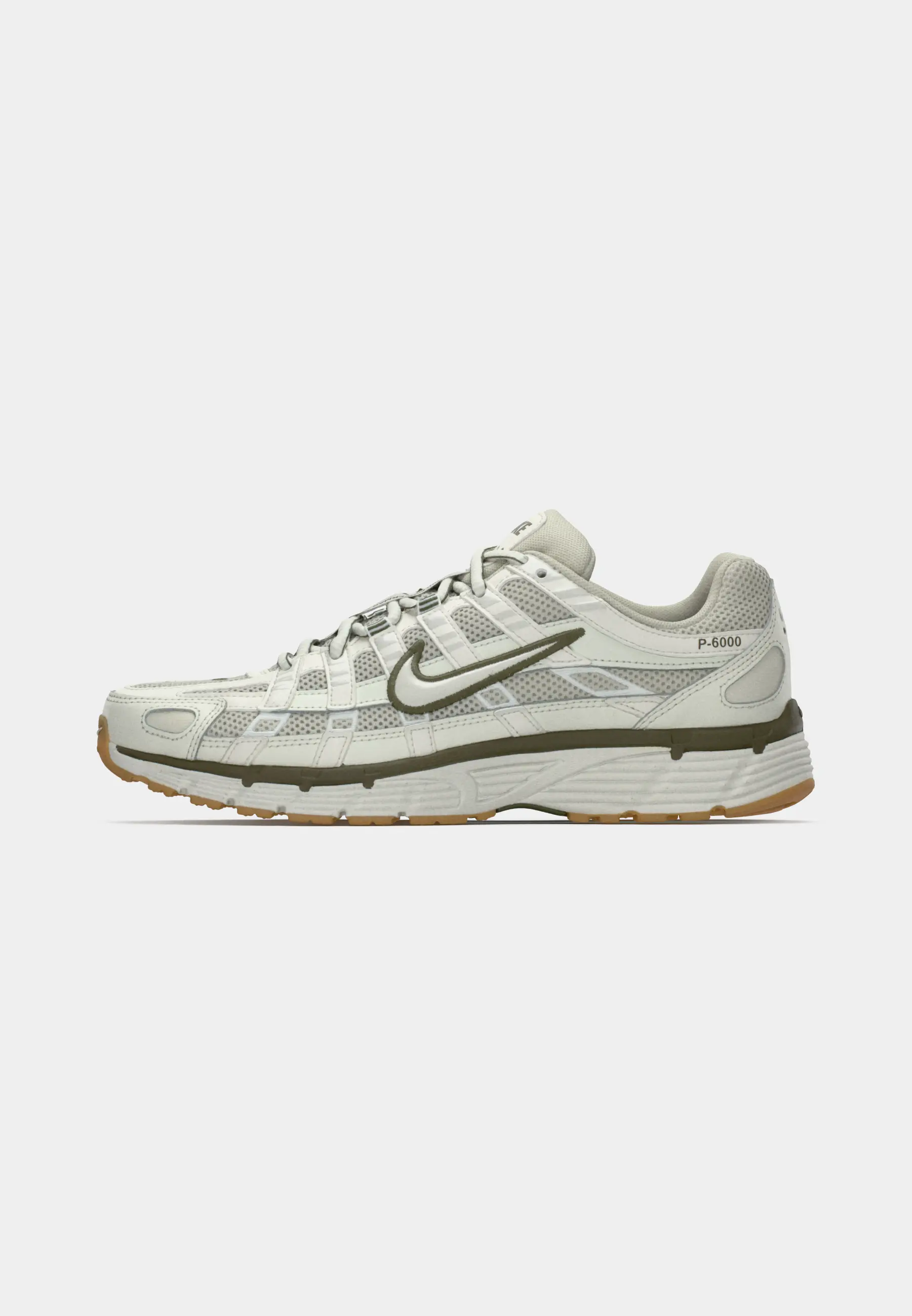 W NIKE P-6000