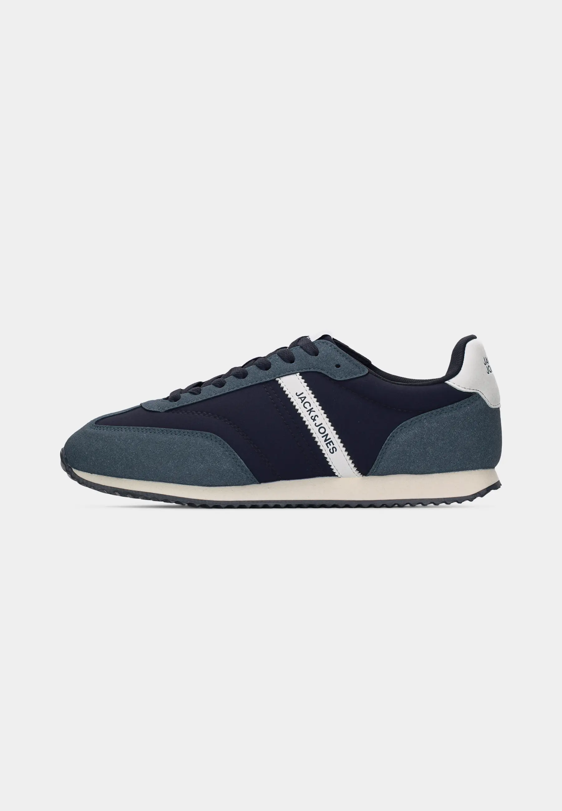 JFWBURTON RUNNER INTERNATIONAL CAMPAIGN