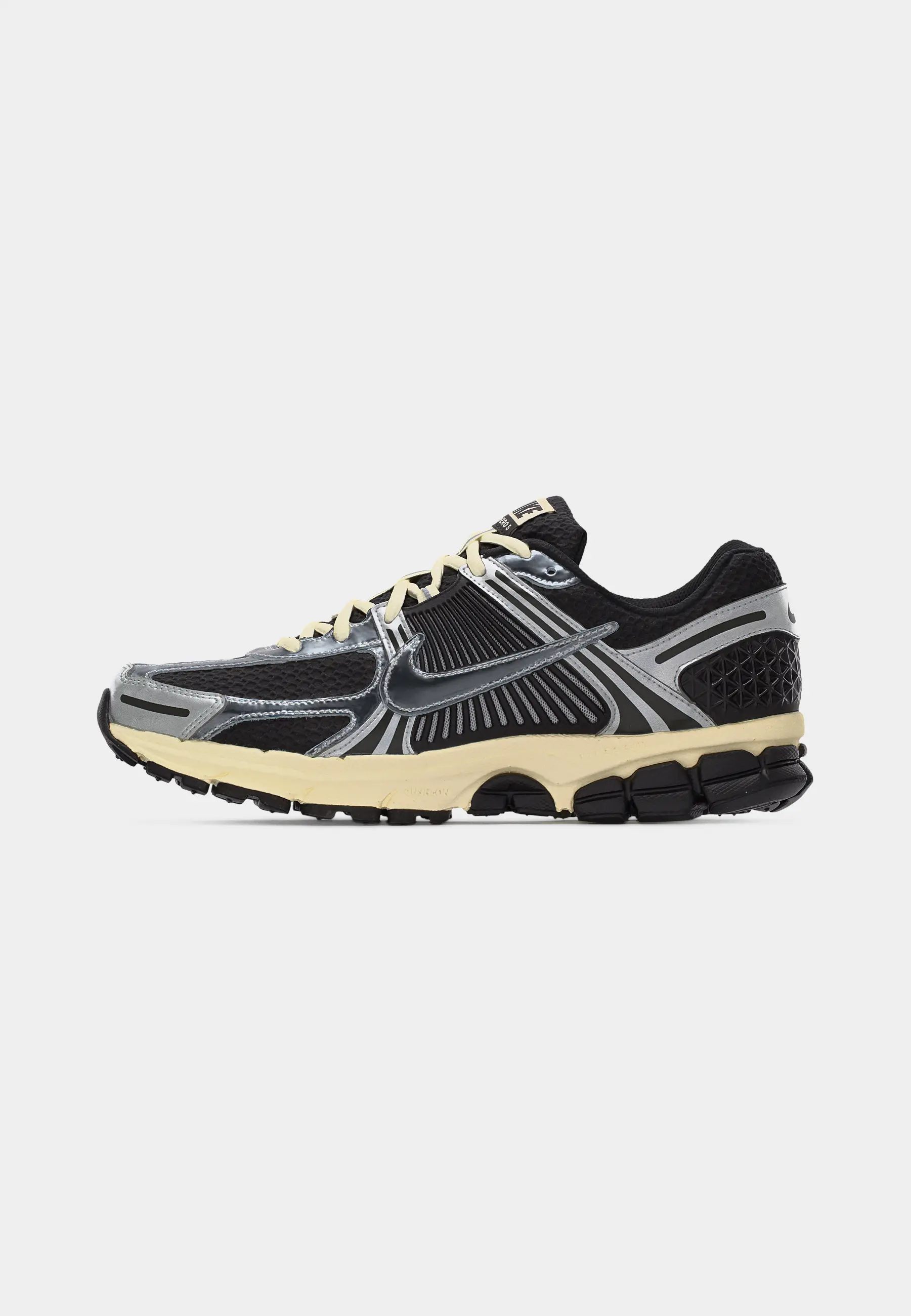 NIKE ZOOM VOMERO 5 SE CHROME