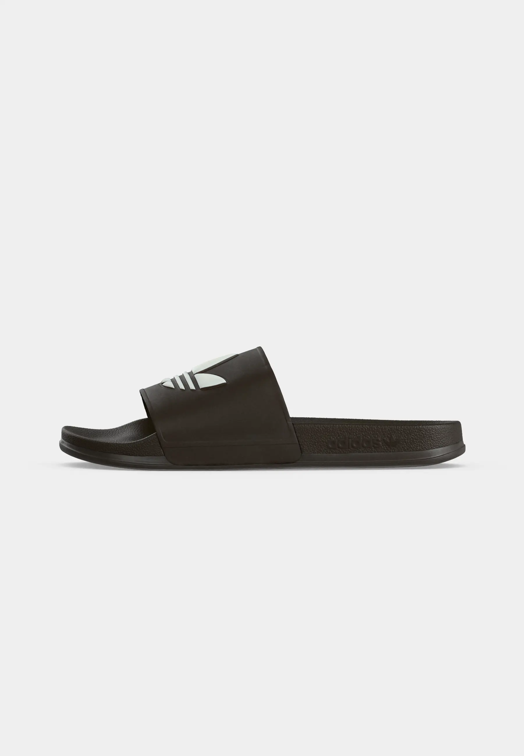 ADILETTE OG CF
